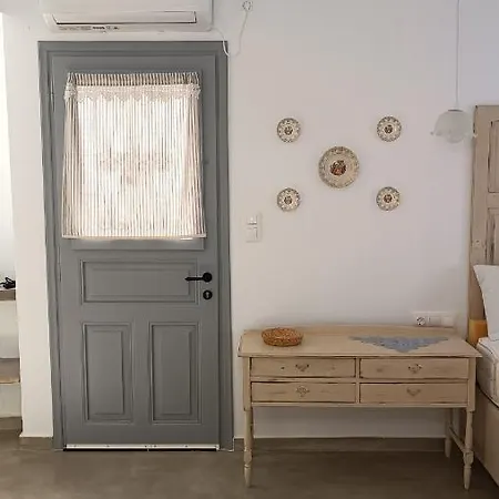Est 1852 - Cozy Διαμέρισμα Άνδρος